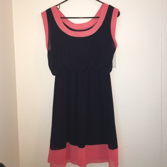 Adorable flirty summer dress. Work or play.