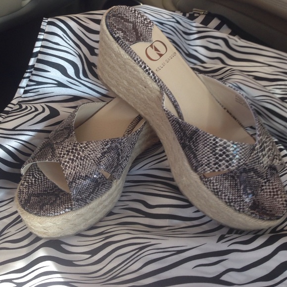 KESLI DAGGER SLIP INS