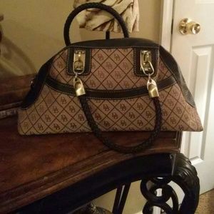 Dooney & Bourke purse