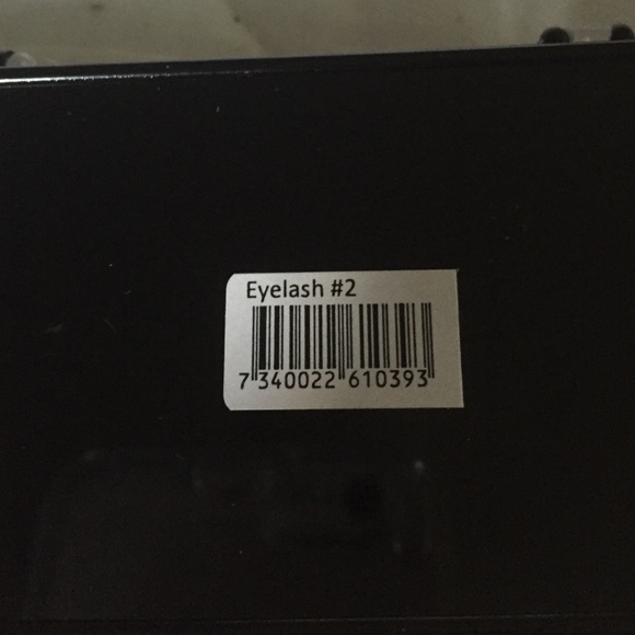 False Lashes from Face Stolkholm - Picture 3 of 3