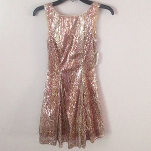 ❤️❤️Snakeskin Sequined Dress from Windsor