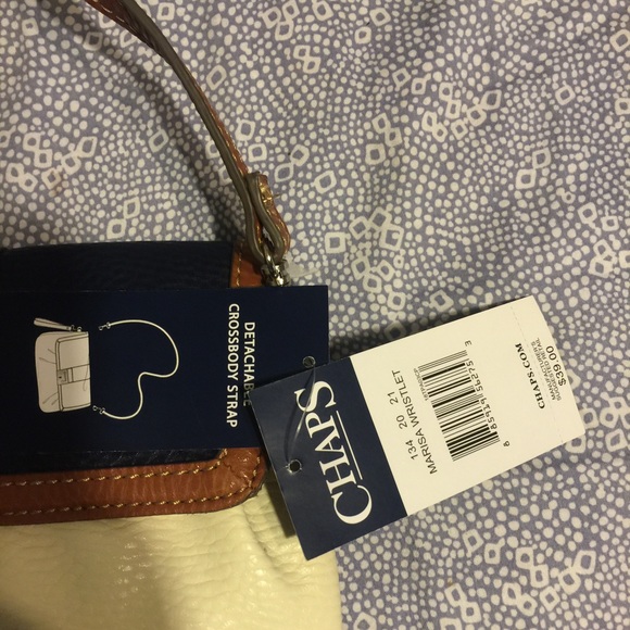 Chaps wristlet/cross body NWT - Picture 3 of 4
