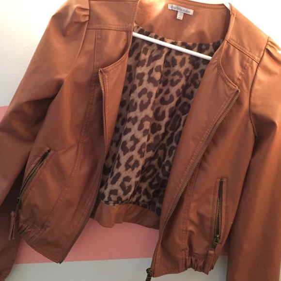 Leather jacket - Picture 2 of 3