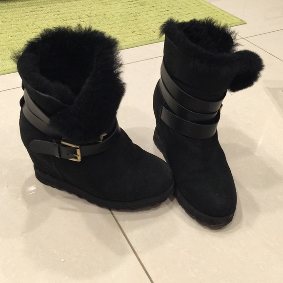 Ugg Style Boots. - image 1