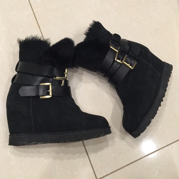 Ugg Style Boots. - image 2