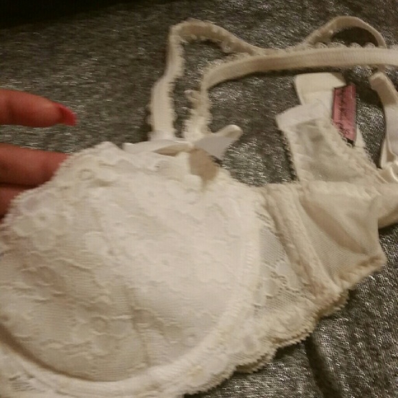 White VS sexy little things  34C - Picture 2 of 4