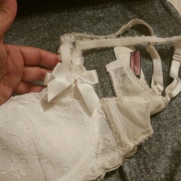 White VS sexy little things  34C - Picture 3 of 4