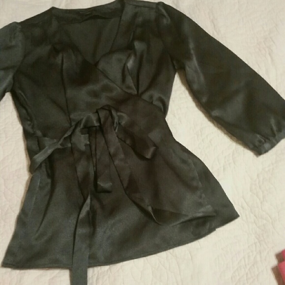 Satin gray blouse great for office - Picture 1 of 3