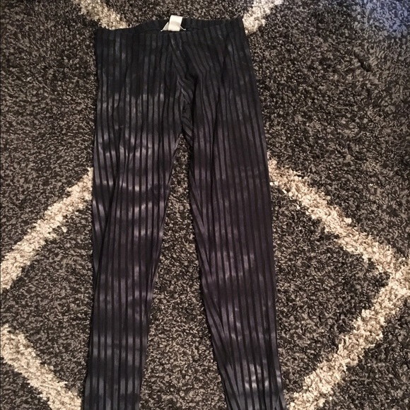 Athletic pants