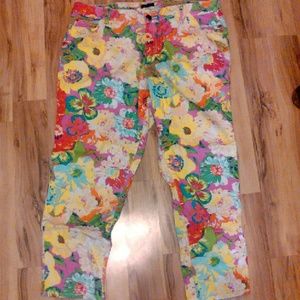 Floral capri pants