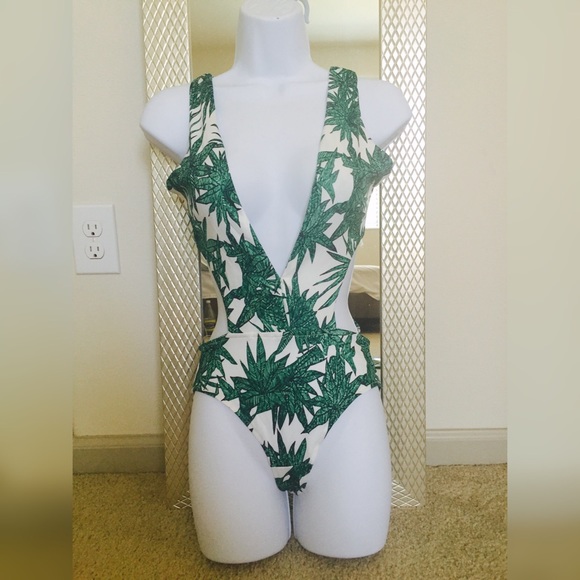 NEW Sexy Deep V Summer Swimwear - Picture 3 of 3