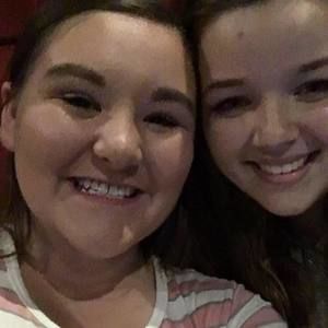 Meet your Posher, Chloe