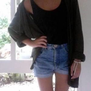 Meet your Posher, Stacy