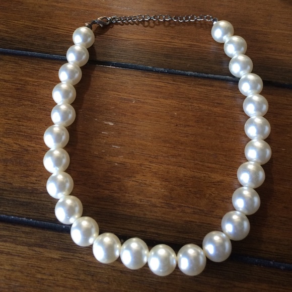Large pearl necklace