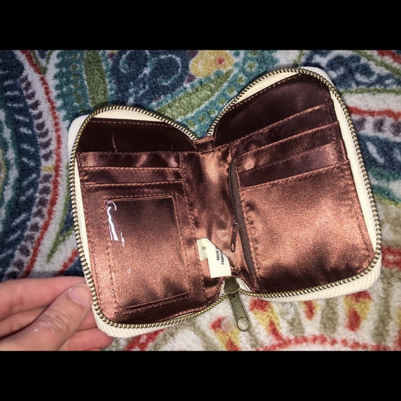 Natural Life wristlet - Picture 2 of 4