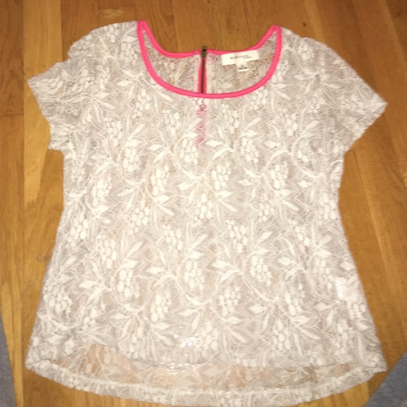 White lace tee
