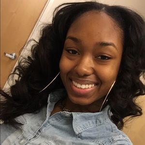 Meet your Posher, Maya