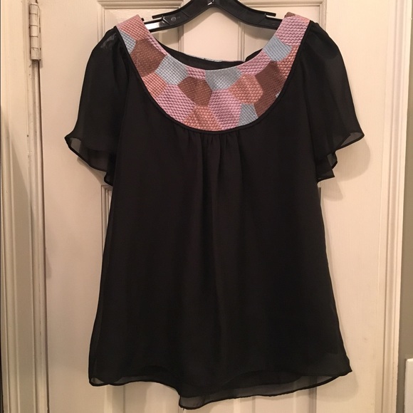 Blouse with embroidered collar