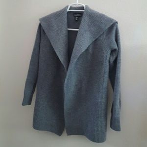 Willi Smith 100% extra fine Merino wool sweater