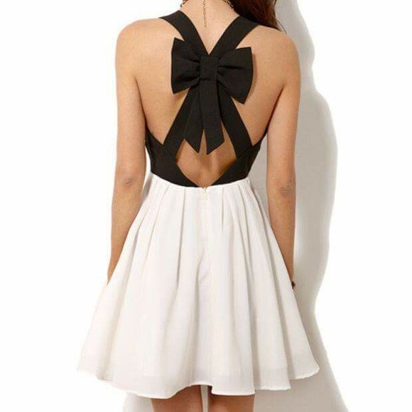 ❤️❤️White & Black homecoming dress