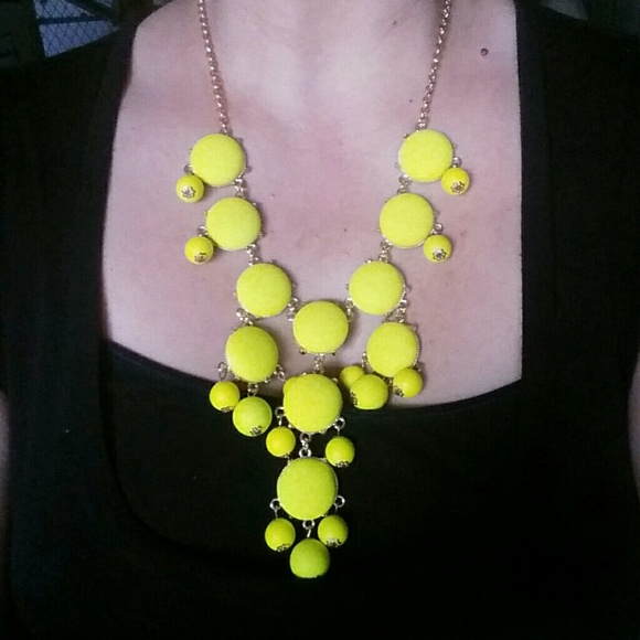 Neon yellow green big bubble statement necklace - Picture 2 of 4