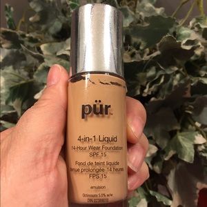 Pur Minerals 4-in-1 liquid foundation