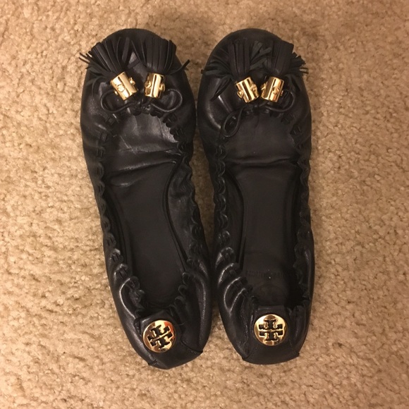 Tory Burch Black flats price firm