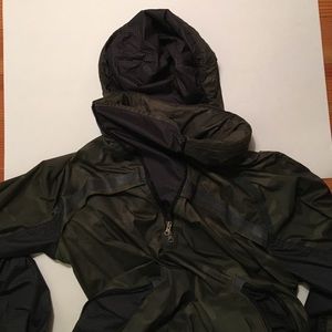 Awesome lulu rain jacket
