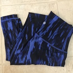 Lululemon wunder under pants, size 4