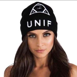 UNIF logo beanie black