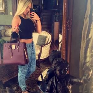 Meet your Posher, Katie