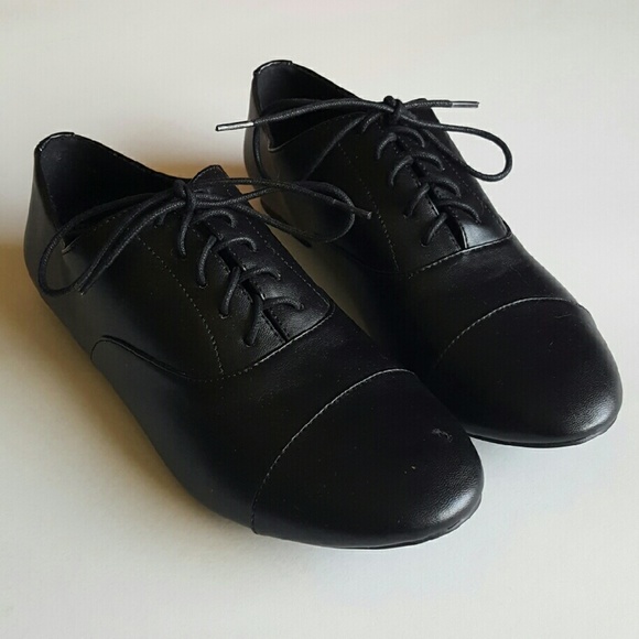 NWOT Vegan Leather Black Oxford Flats SZ 8