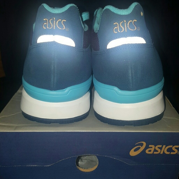 Asics - Picture 2 of 2