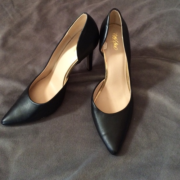 Black pointed heels -Lainee Pumps