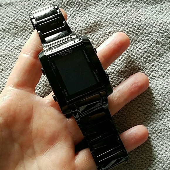 Kenneth Cole Reaction Accessories - Kenneth Cole Black Watch Kenneth Cole Reaction Accessories - Kenneth Cole Black Watch