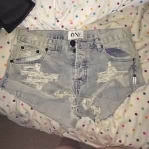 One teaspoon size 27 shorts