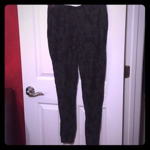 Torrid Size 1 skull print leggings
