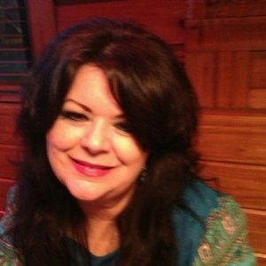 Meet your Posher, Mely