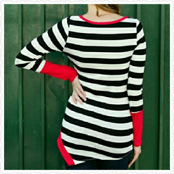 🌸🌸Sale🌸🌸Alexis Lee Striped Top - Picture 2 of 2