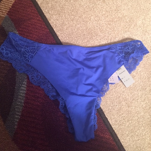 Pantie/thong, brand new