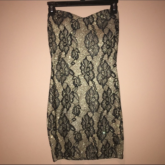 Strapless formal dress