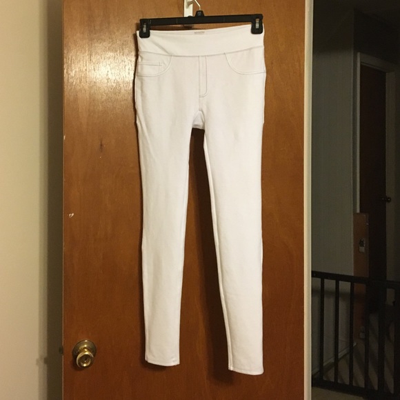 Brand new never worn white jeggings