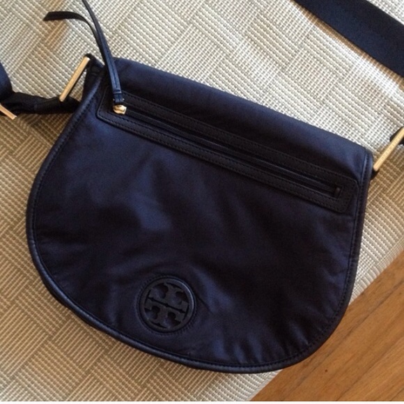tory burch nylon messenger bag