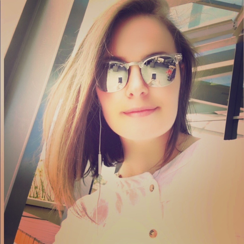Meet your Posher, Elena
