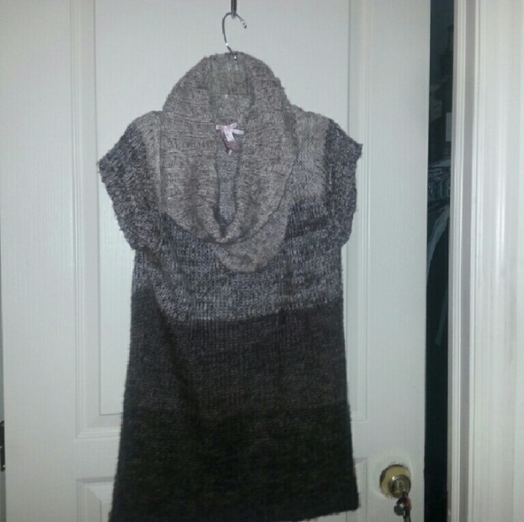 Sleeveless turtle neck sweater - Picture 1 of 2