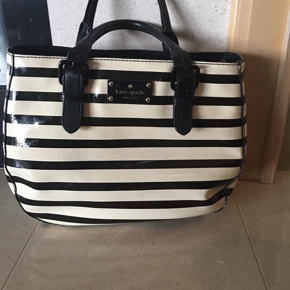 Kate Spade purse. shoulder strap. 12" opening.