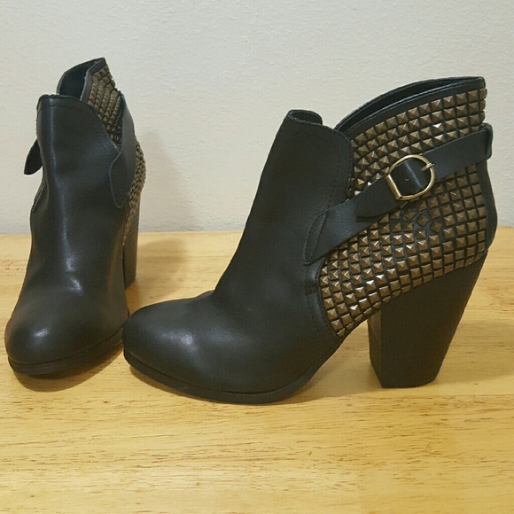 Steve Madden Studden Booties