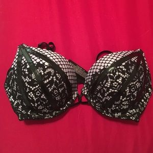 💥💣VICTORIA's SECRET Bombshell Bra (32B)💣😱