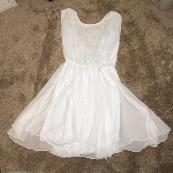 Like New Flowy White Dress