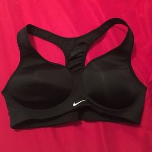 💪🏼Nike Sports Bra (Dri Fit)